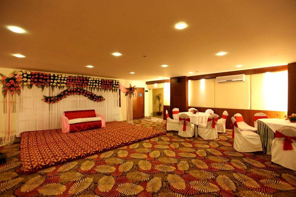 Hotel Crossroads Gurgaon Exterior foto